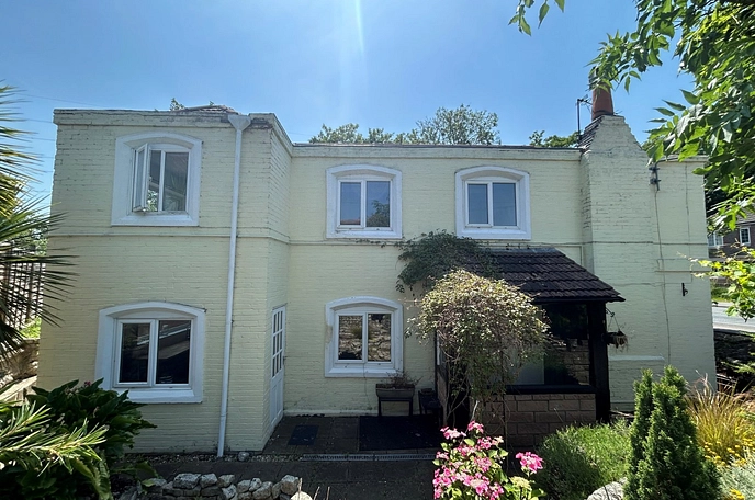 2 bedroom house to rent
