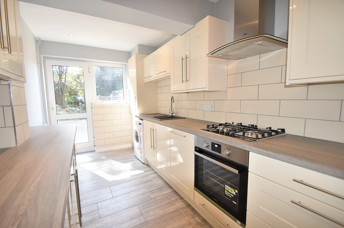 3 bedroom  semi-detached house to rent