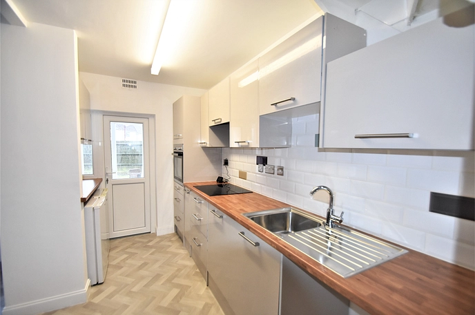 3 bedroom  terraced house to rent
