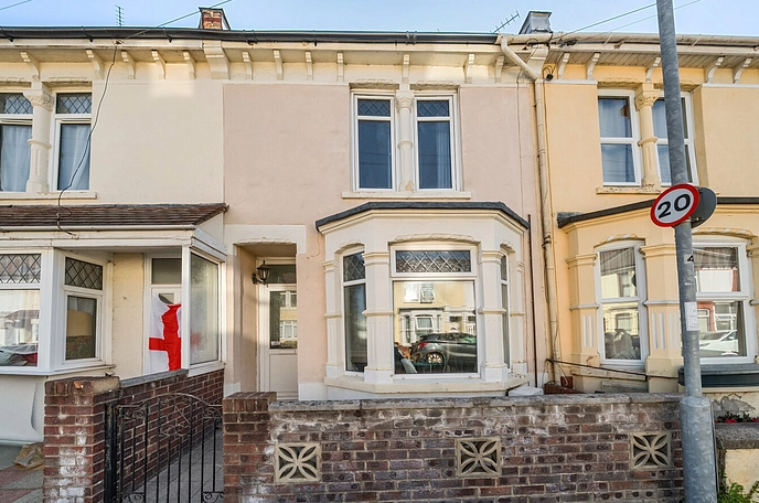 3 bedroom  terraced house to rent
