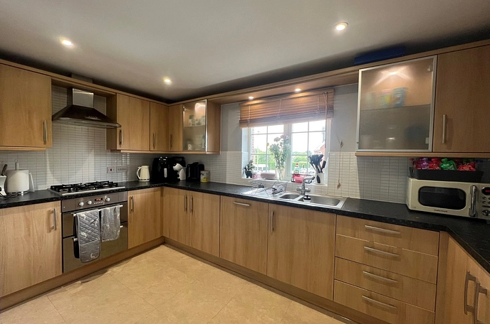 2 bedroom maisonette to rent
