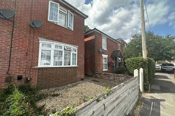 2 bedroom  semi-detached house to rent