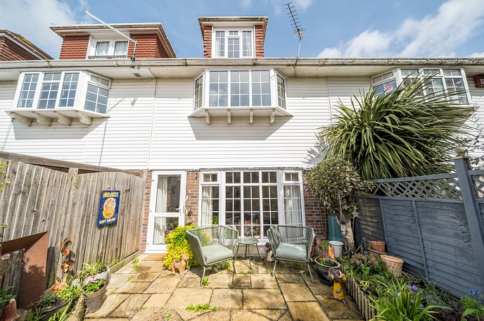 3 bedroom  terraced house for sale