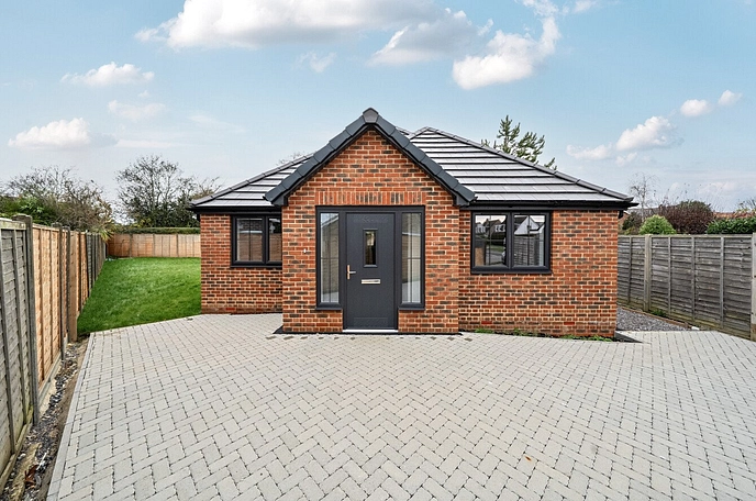 3 bedroom  detached bungalow to rent