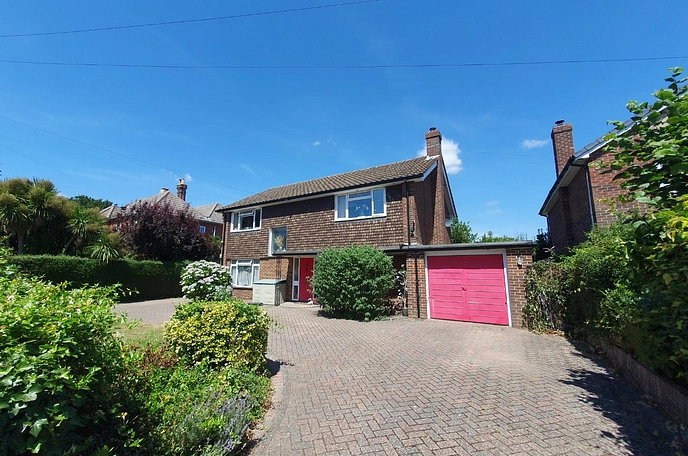 4 bedroom  detached house to rent