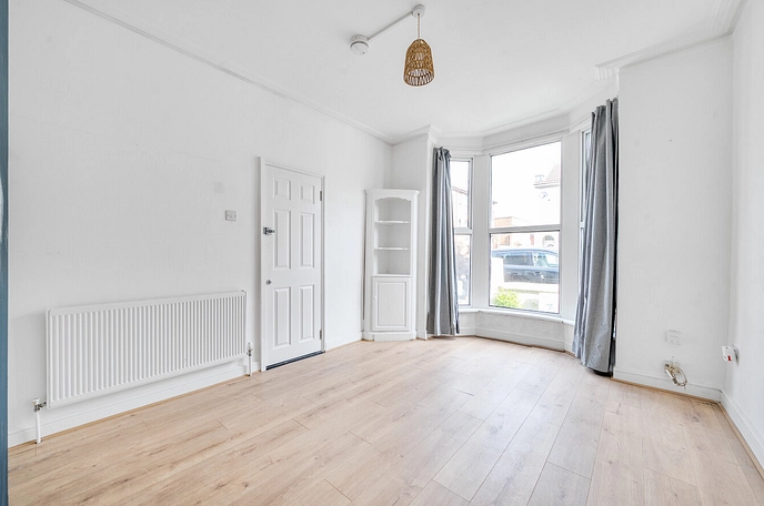 2 bedroom apartment to rent