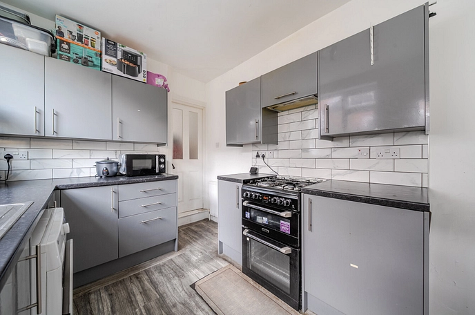 2 bedroom  terraced house for sale