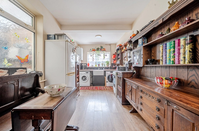 4 bedroom  terraced house for sale