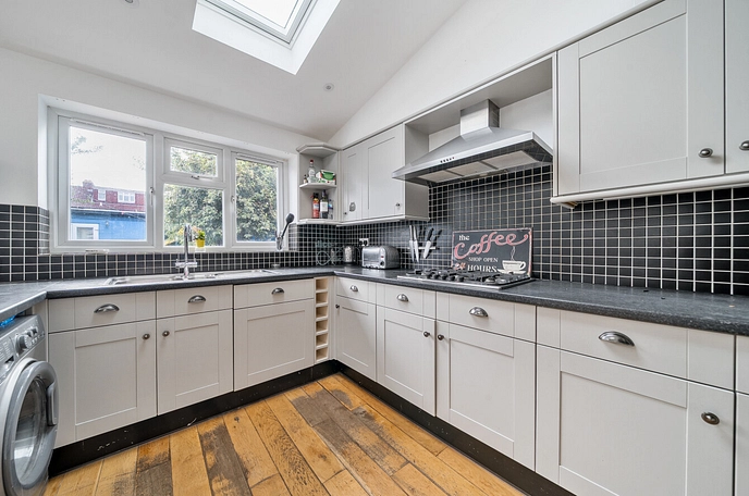 3 bedroom  terraced house to rent