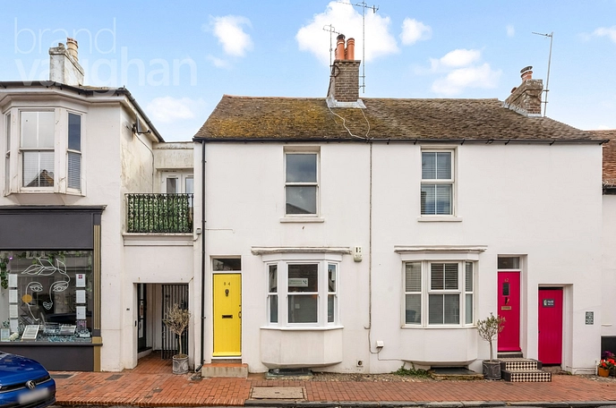 3 bedroom  terraced house for sale
