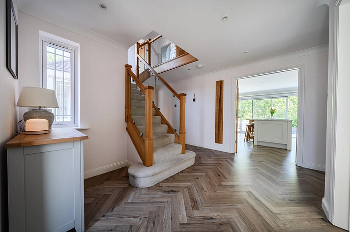 5 bedroom  detached house for sale