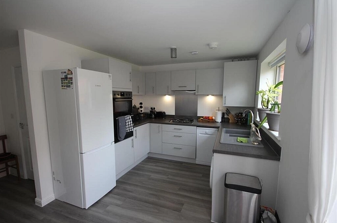 3 bedroom  detached house to rent