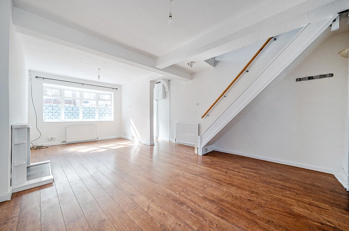 3 bedroom  terraced house to rent