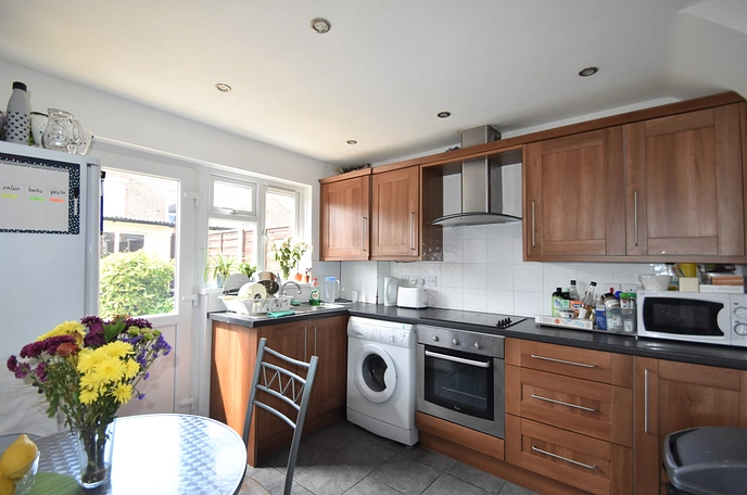 4 bedroom  terraced house to rent
