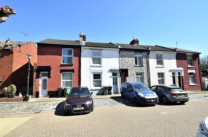 4 bedroom terraced house to rent