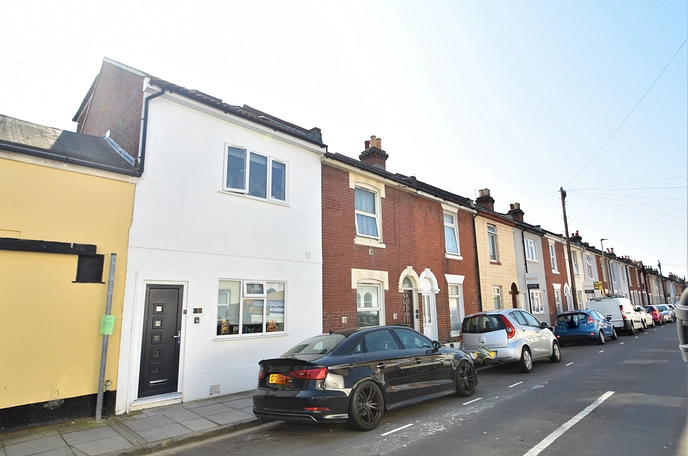 6 bedroom  terraced house to rent