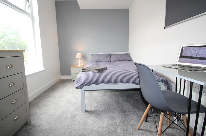 7 bedroom  terraced house to rent