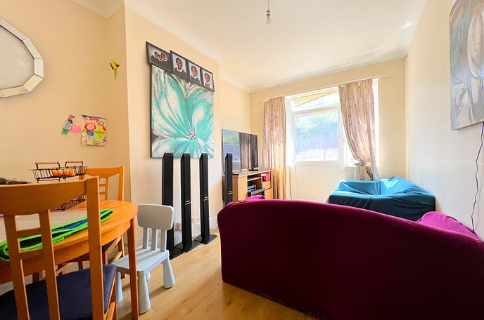 3 bedroom  terraced house for sale