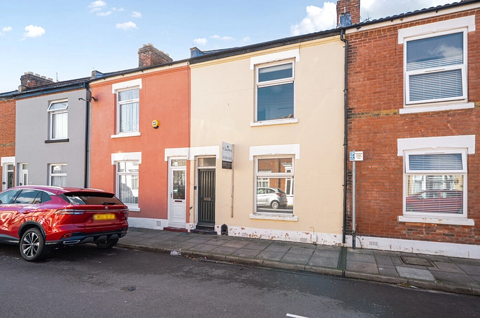 3 bedroom  terraced house to rent