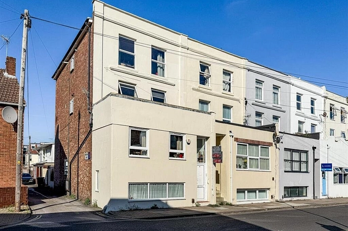 2 bedroom apartment to rent