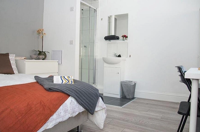 7 bedroom  terraced house to rent