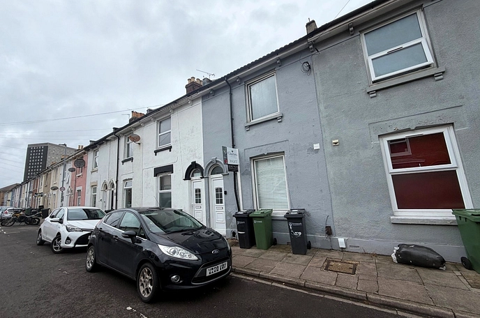 7 bedroom  terraced house to rent