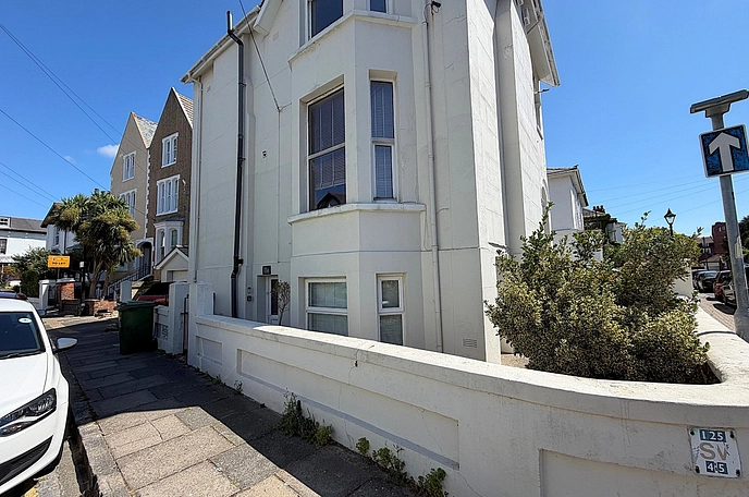 2 bedroom apartment to rent