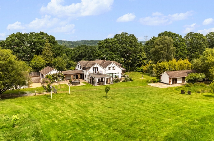 5 bedroom detached house for sale