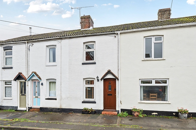2 bedroom  terraced house for sale
