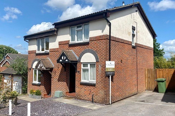 2 bedroom semi-detached house to rent