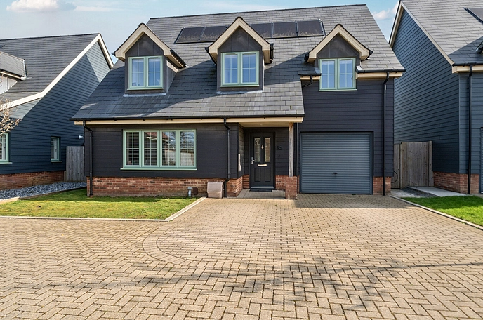 4 bedroom  detached house for sale