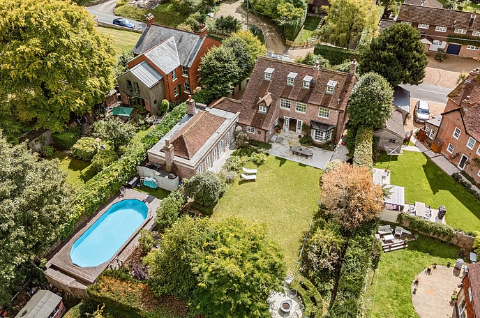 5 bedroom detached house for sale