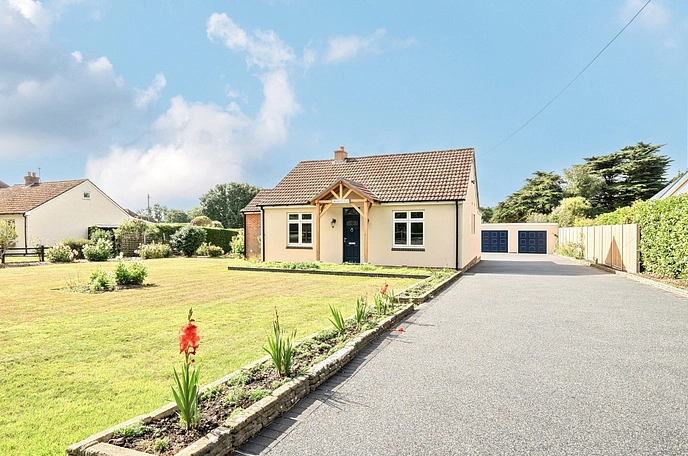 3 bedroom detached bungalow for sale