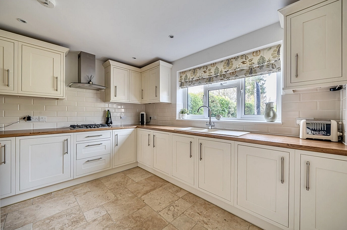 4 bedroom  detached house for sale
