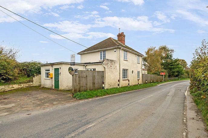 3 bedroom  detached house for sale