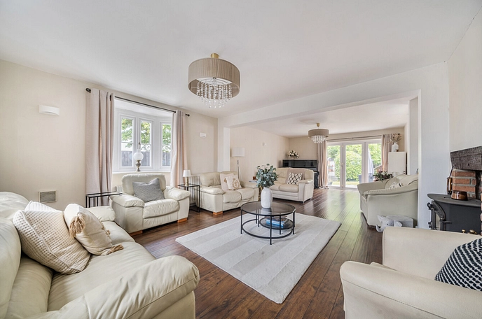 5 bedroom  detached house for sale