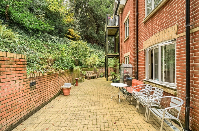 2 bedroom apartment for sale