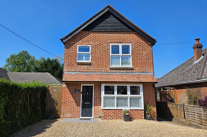 3 bedroom  detached house for sale