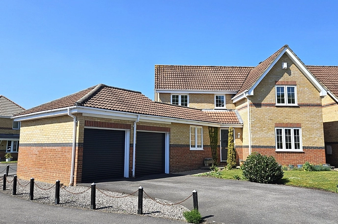 4 bedroom  detached house for sale