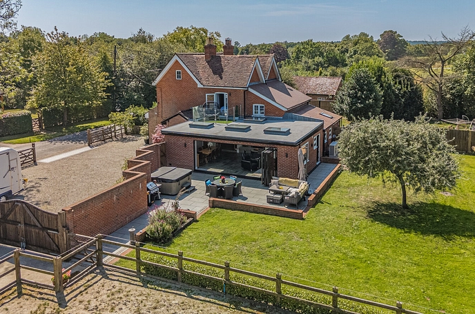 3 bedroom  semi-detached house for sale