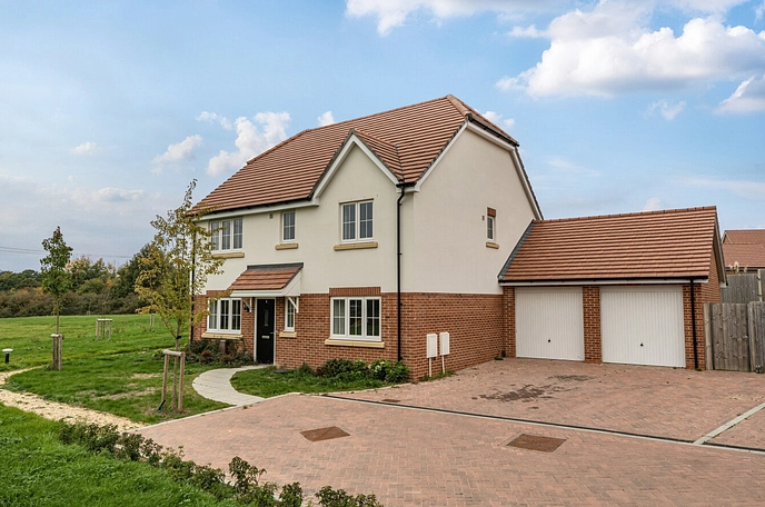 4 bedroom  detached house for sale