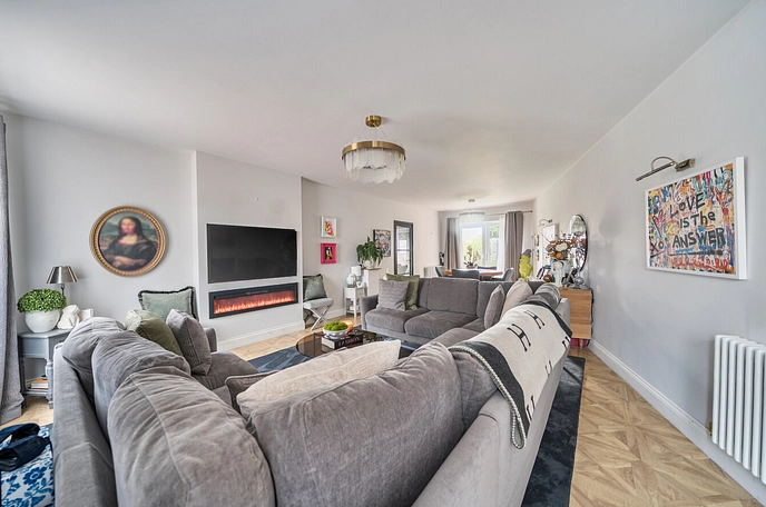 4 bedroom  detached bungalow for sale