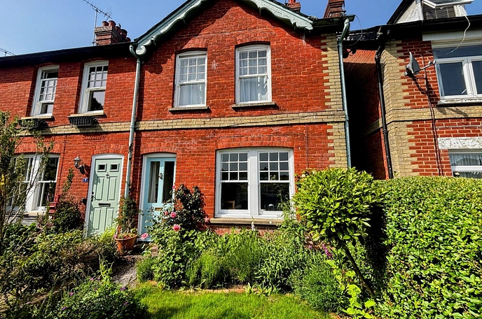 3 bedroom  terraced house for sale
