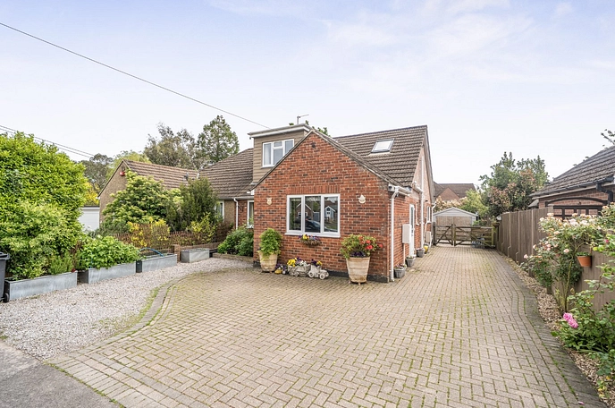 3 bedroom  semi-detached bungalow for sale