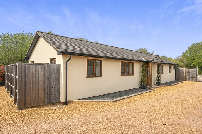 3 bedroom detached barn conversion for sale