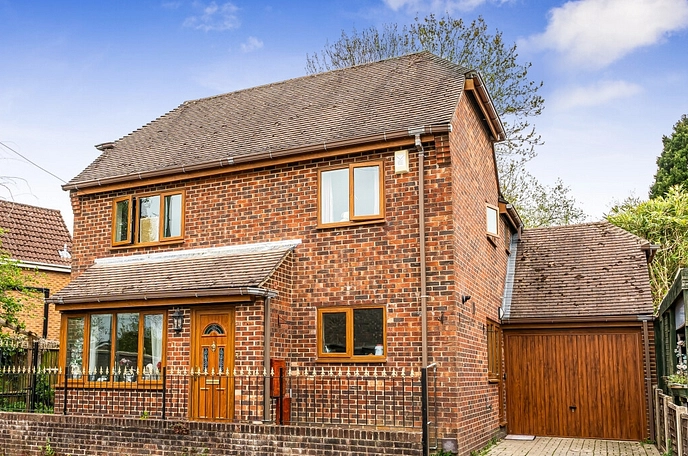 4 bedroom  detached house for sale