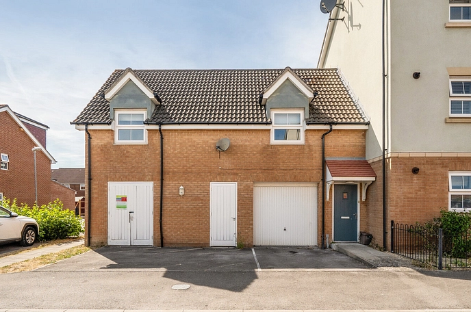 2 bedroom maisonette for sale