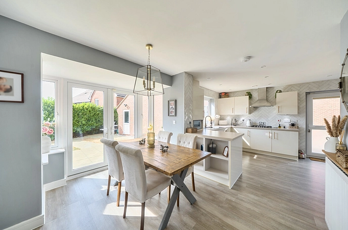4 bedroom  detached house for sale