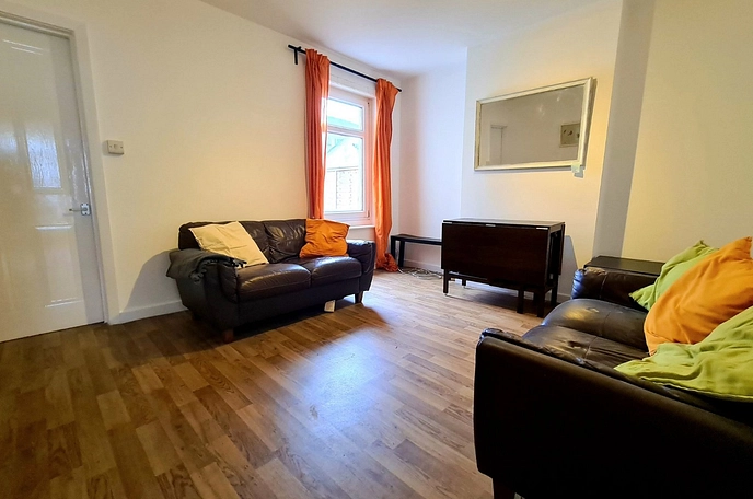3 bedroom  terraced house for sale