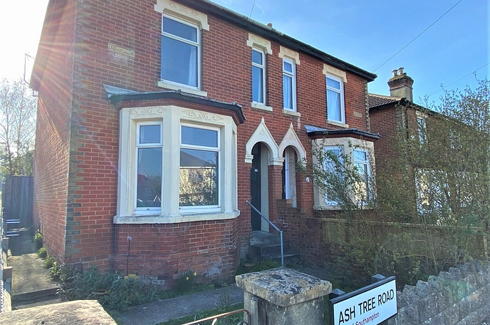 4 bedroom  semi-detached house to rent